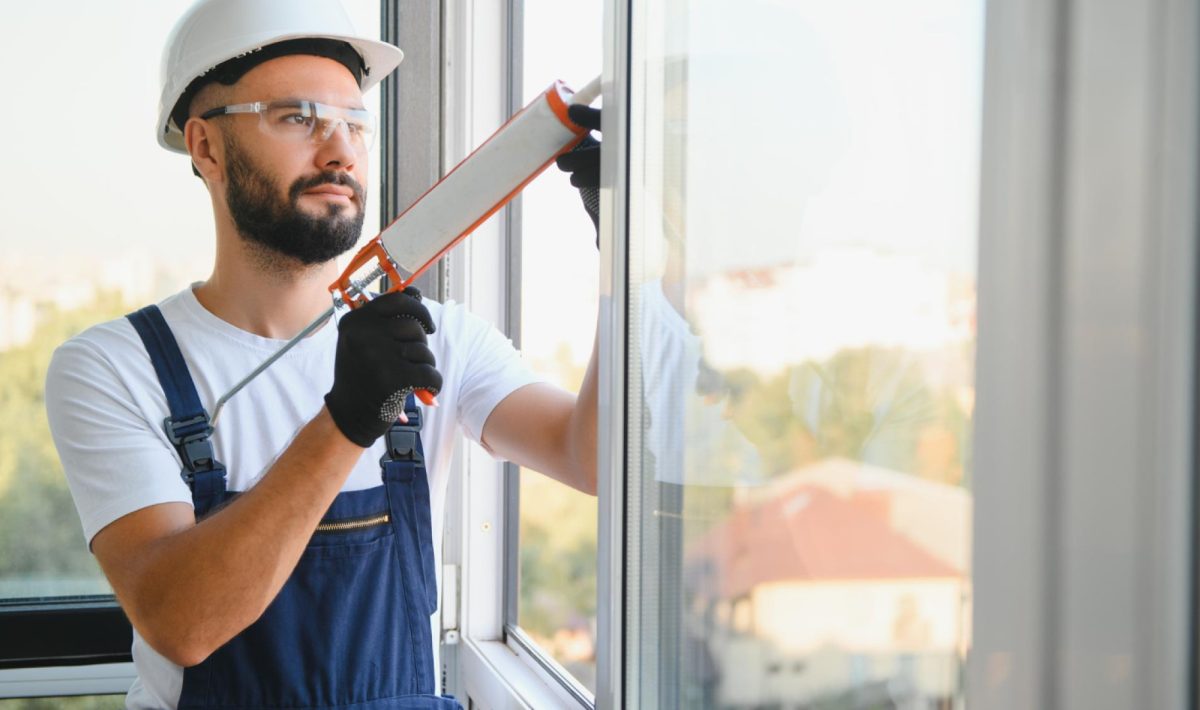 Choisissez un menuisier poseur expérimenté pour le remplacement de vos fenêtres